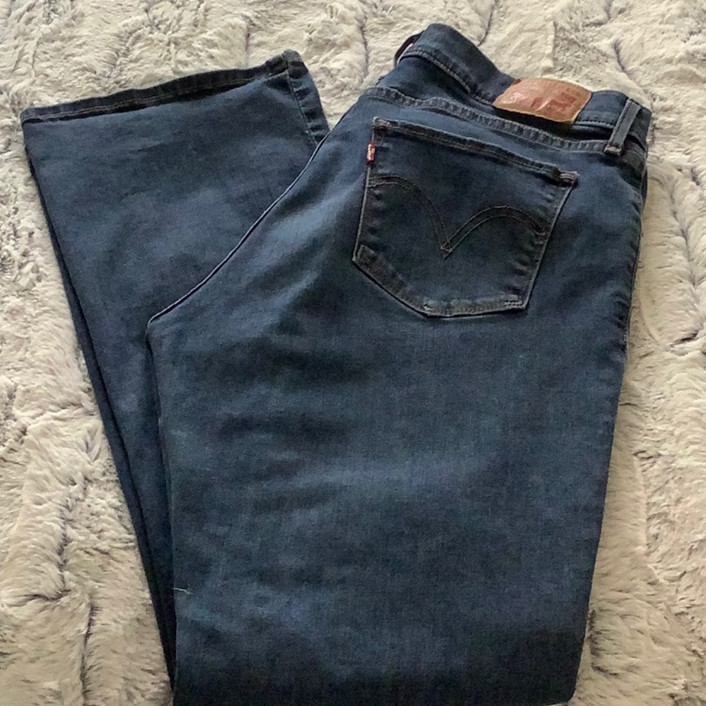 Levi’s Curvy bootcut jeans